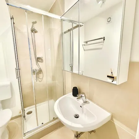 Contactless Self-check-in - Stayhere 3 Apartment